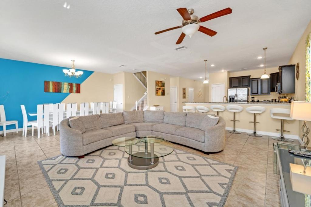 Dream Vacation - Pool, Theater, And Game Davenport