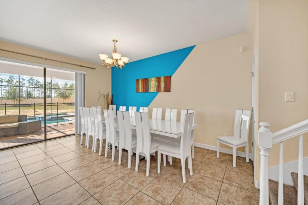 Dream Vacation - Pool, Theater, And Game Holiday home *