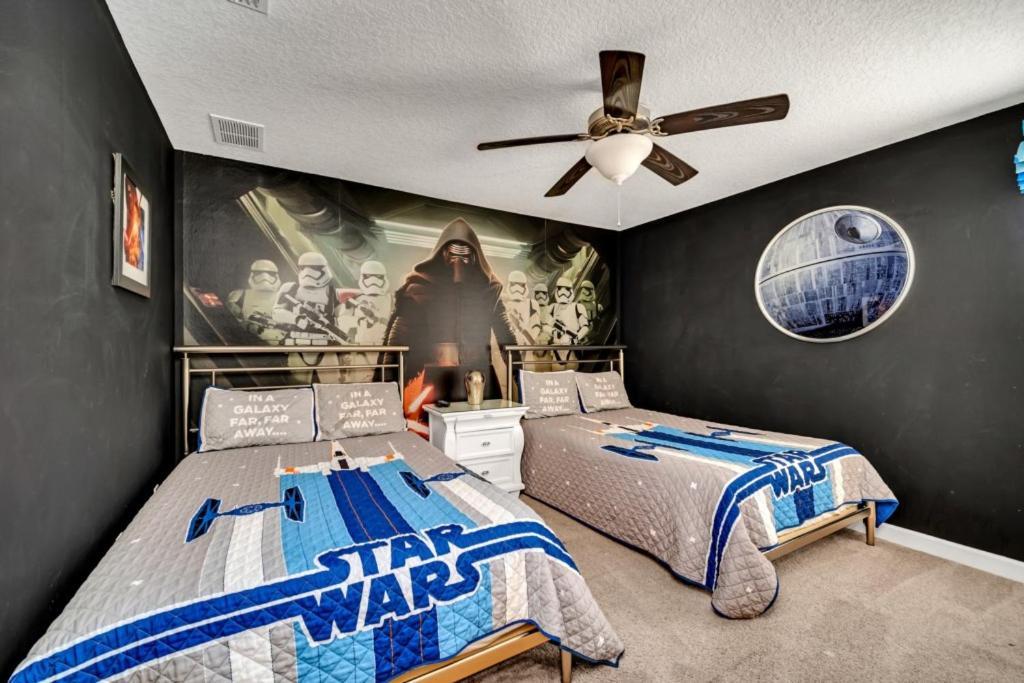 Dream Vacation - Pool, Theater, And Game * Davenport