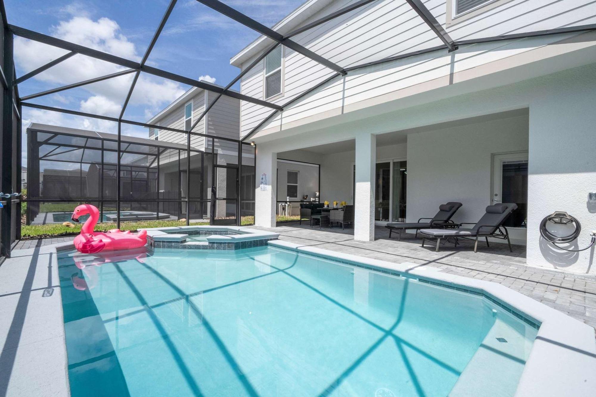 Stunning 7bd Jacuzzi Pool & Close To At Windsor Cay 16217 *