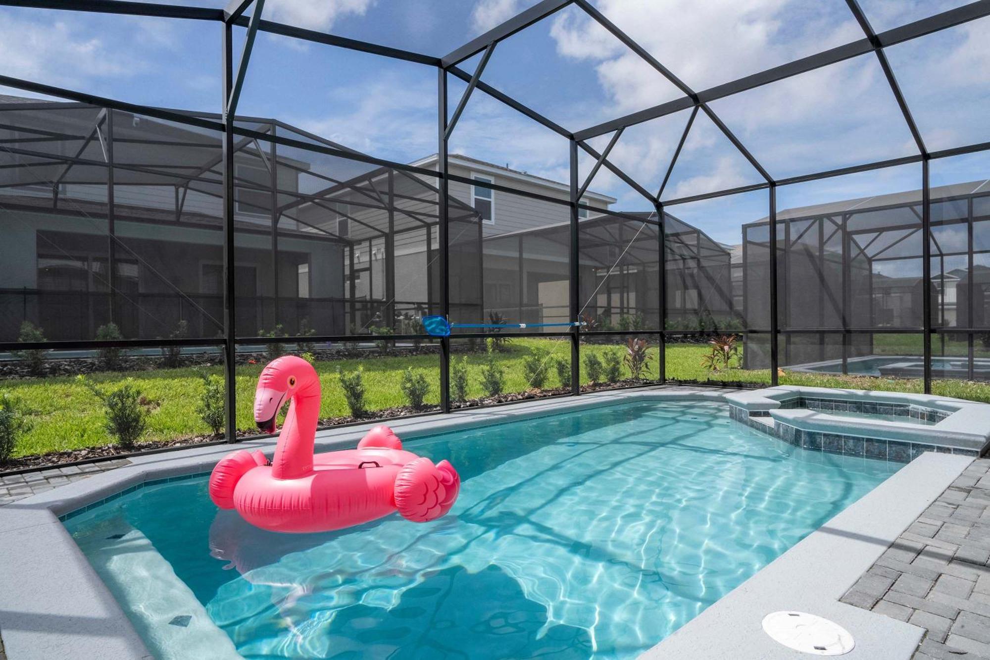 Stunning 7bd Jacuzzi Pool & Close To At Windsor Cay 16217 Orlando