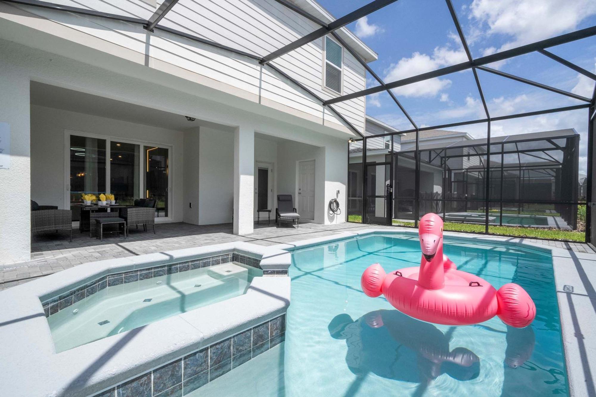Stunning 7bd Jacuzzi Pool & Close To At Windsor Cay 16217 *