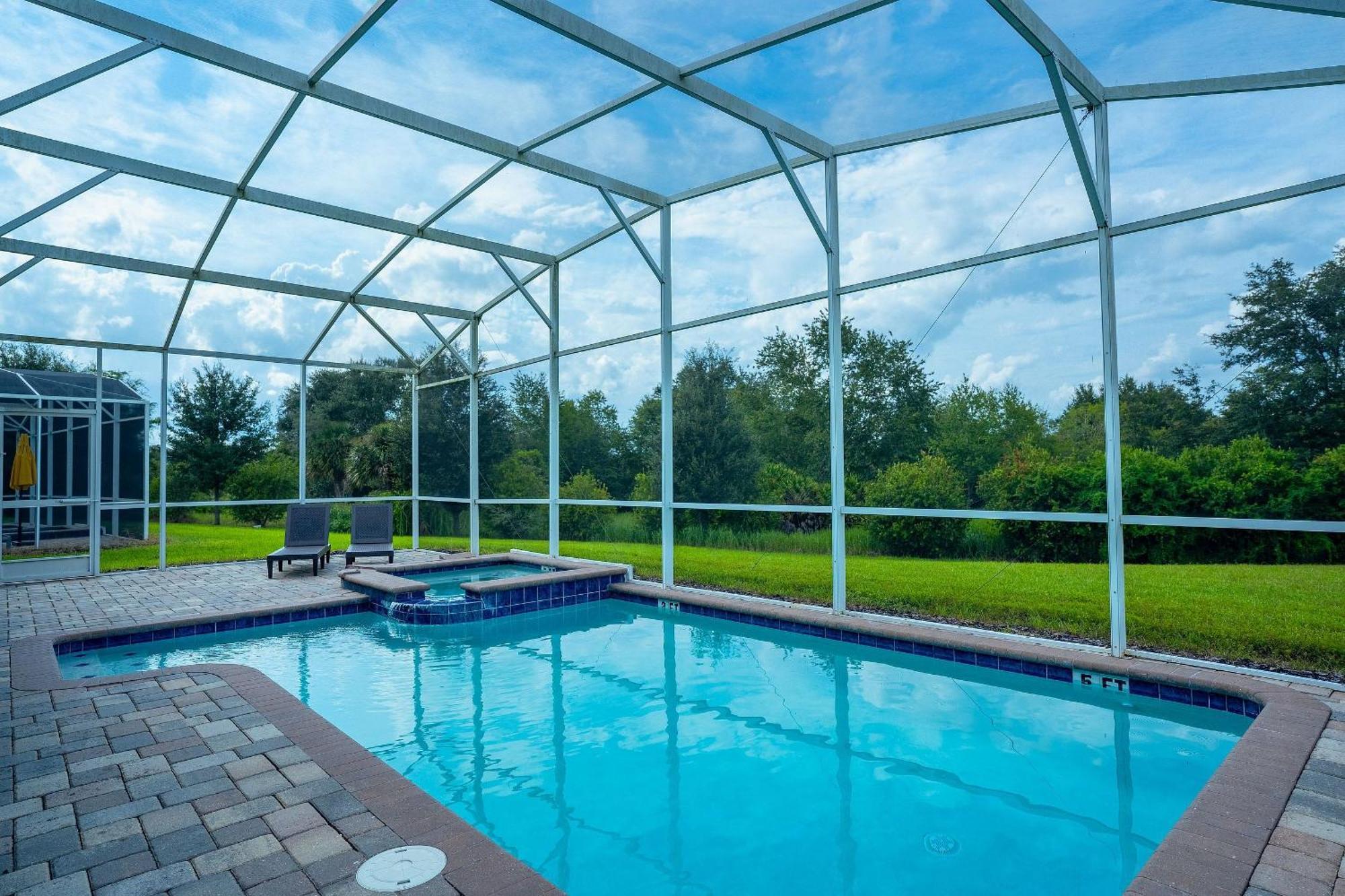 Villa Private And Luxurious Corner 8bd Lot W/golf View