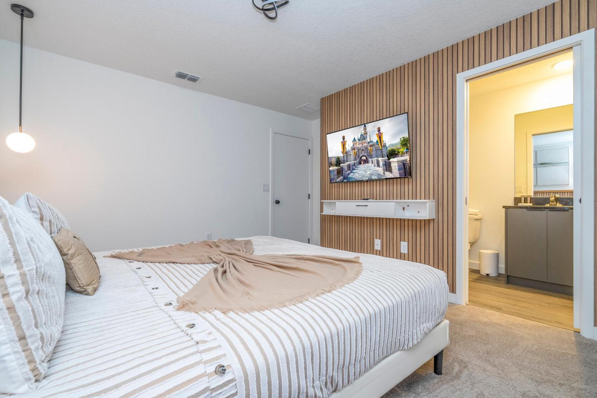 Holiday home 8761 Zd - Elegant 3br In The Hub - Comfort, Style, And Luxury For Your Perfect Getaway *