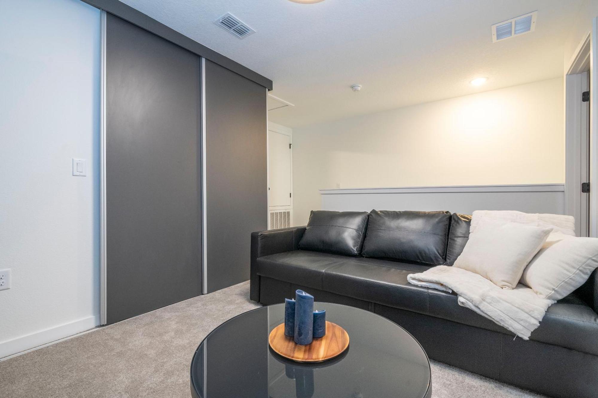 8761 Zd - Elegant 3br In The Hub - Comfort, Style, And Luxury For Your Perfect Getaway Holiday home