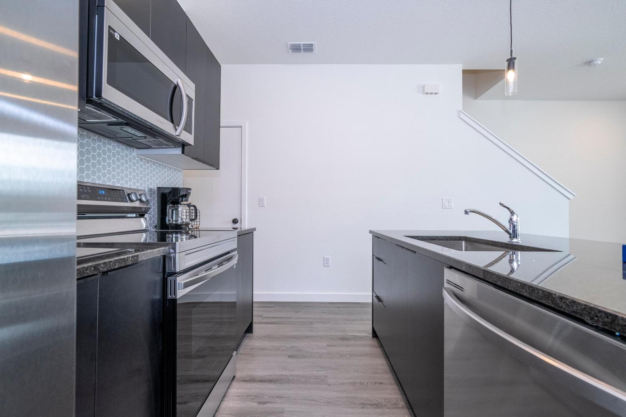 8761 Zd - Elegant 3br In The Hub - Comfort, Style, And Luxury For Your Perfect Getaway *
