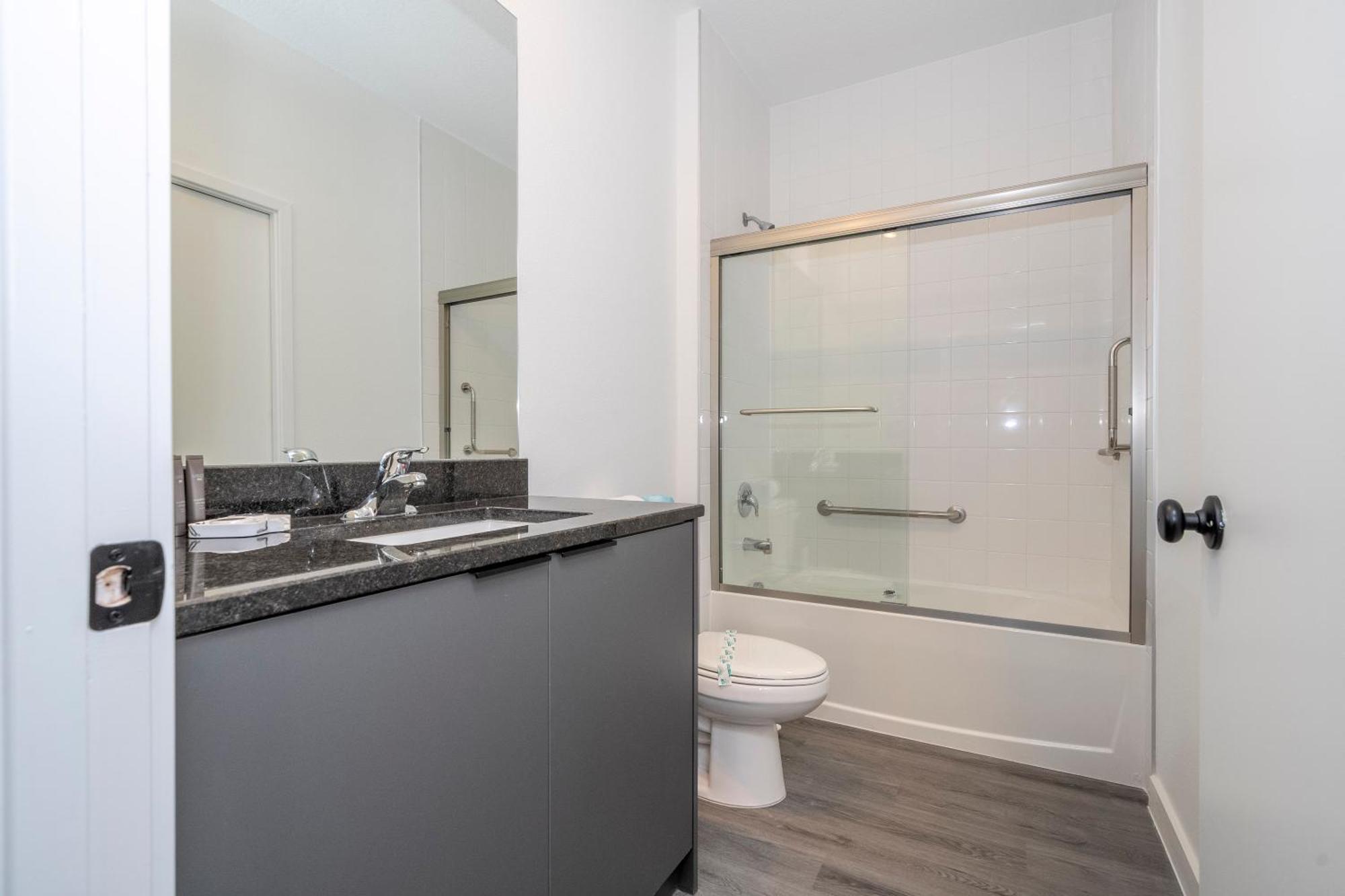 8761 Zd - Elegant 3br In The Hub - Comfort, Style, And Luxury For Your Perfect Getaway Holiday home *