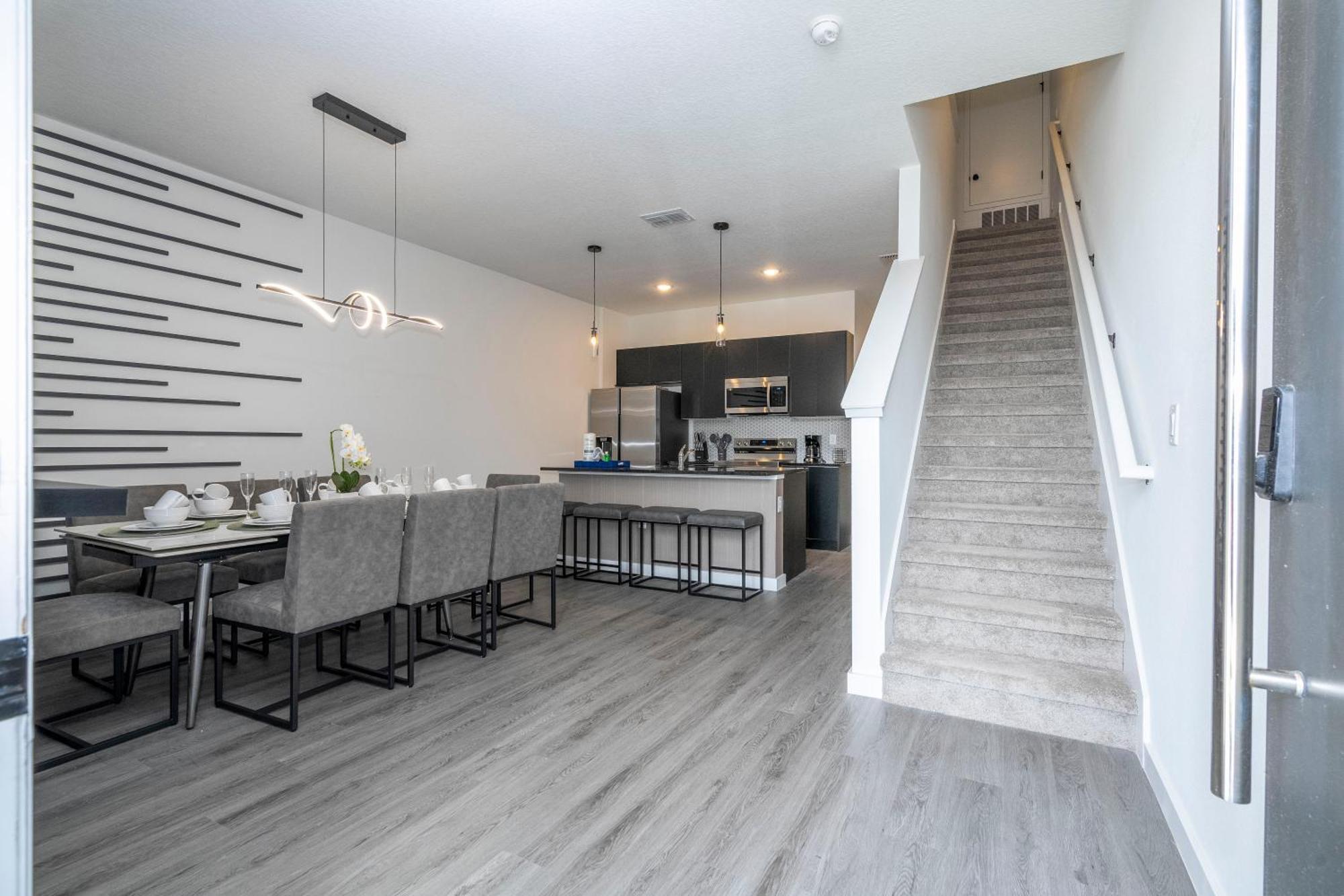 Holiday home 8761 Zd - Elegant 3br In The Hub - Comfort, Style, And Luxury For Your Perfect Getaway *