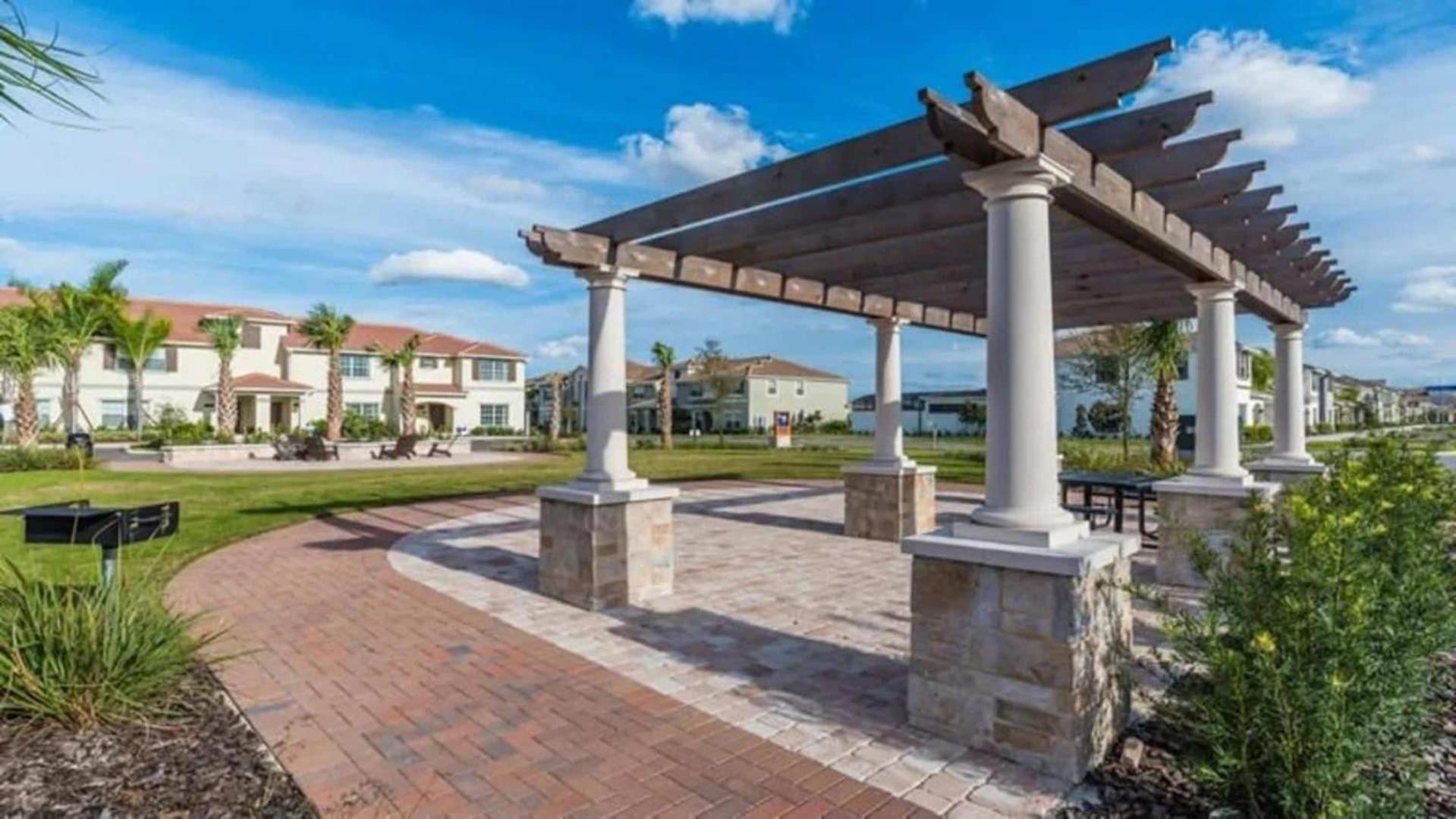 Bright & Airy 5br With Pool *