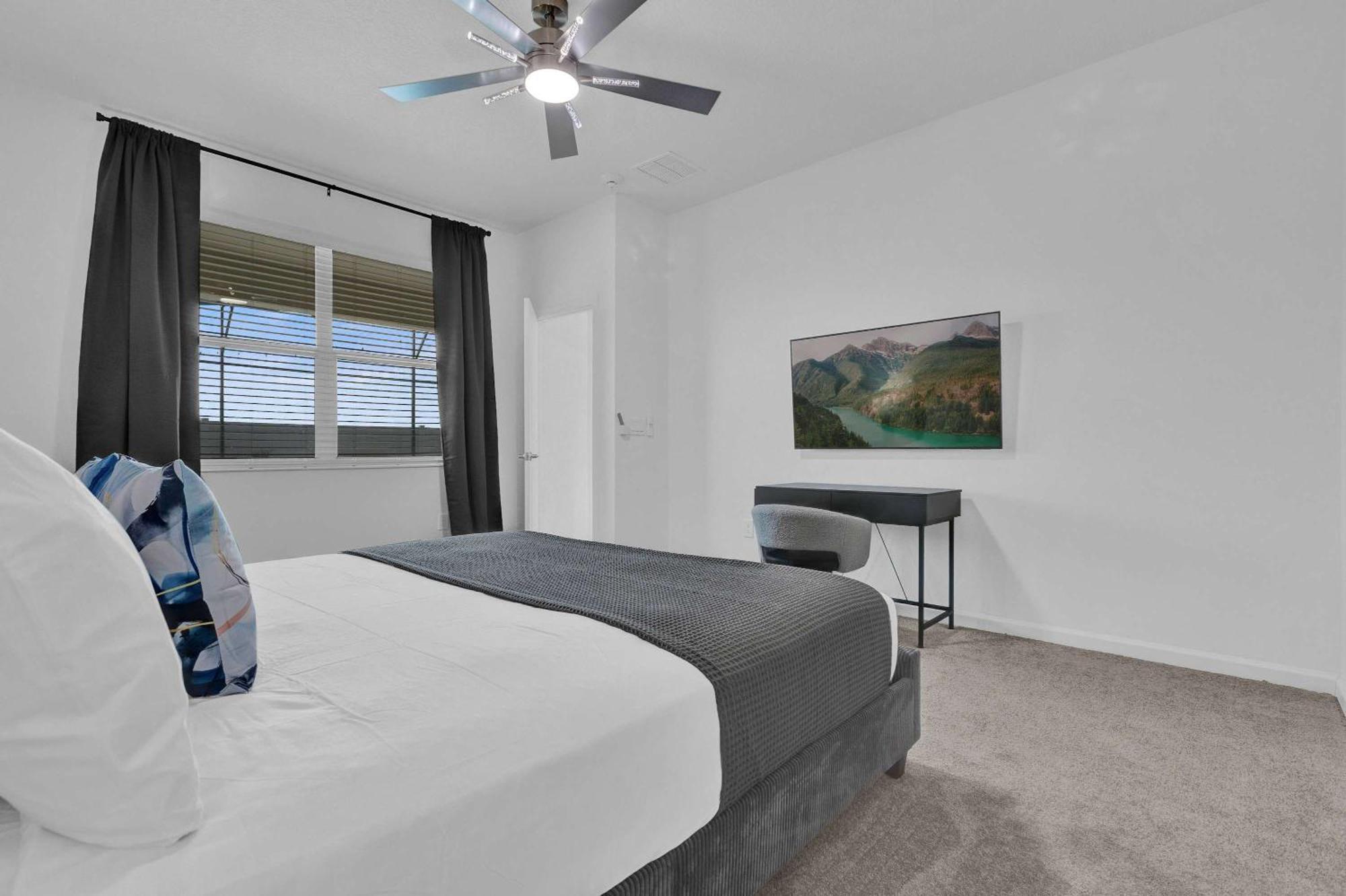Luxury - The Extras - Sleeps 39