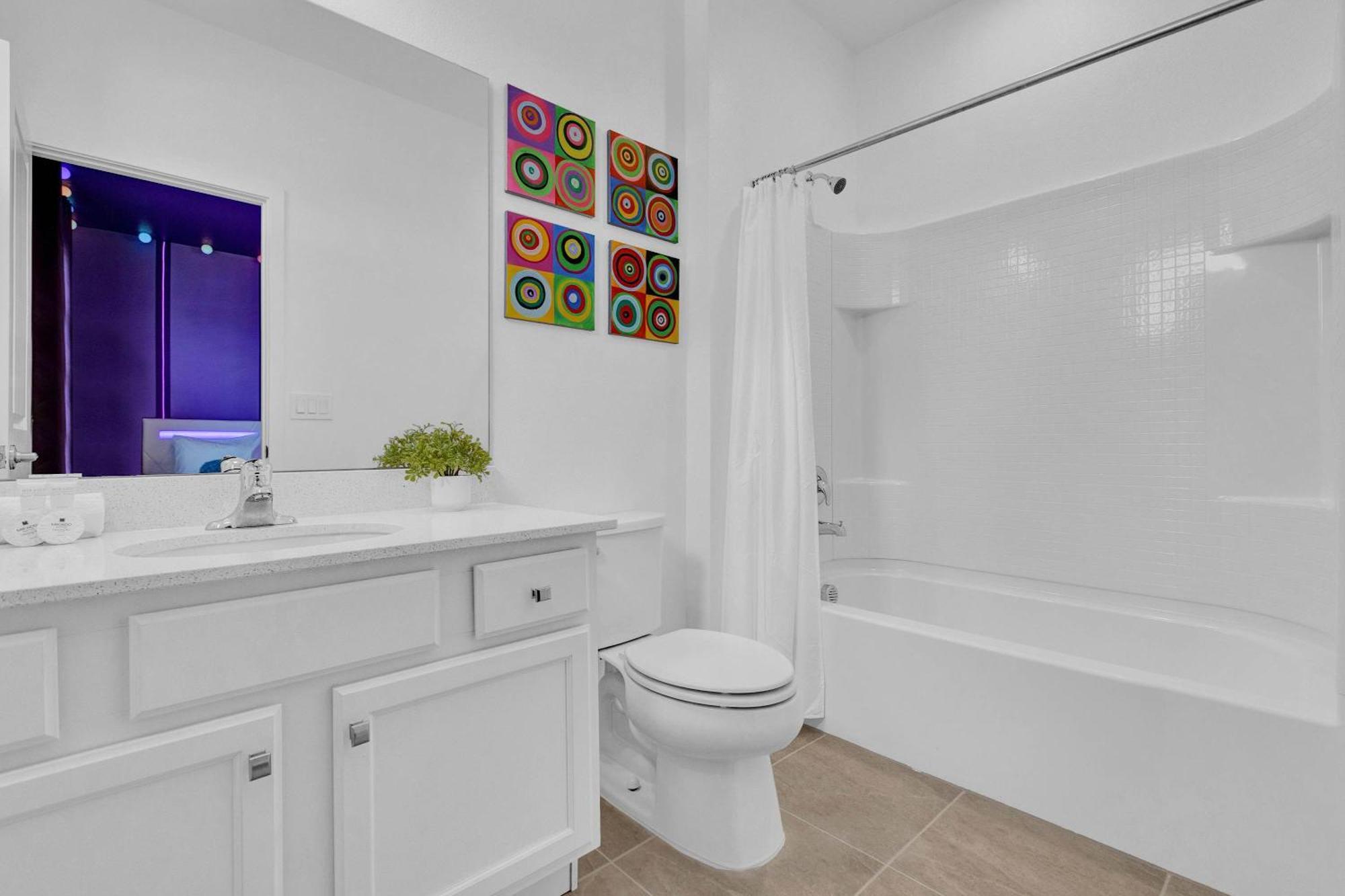 Luxury - The Extras - Sleeps 39 *