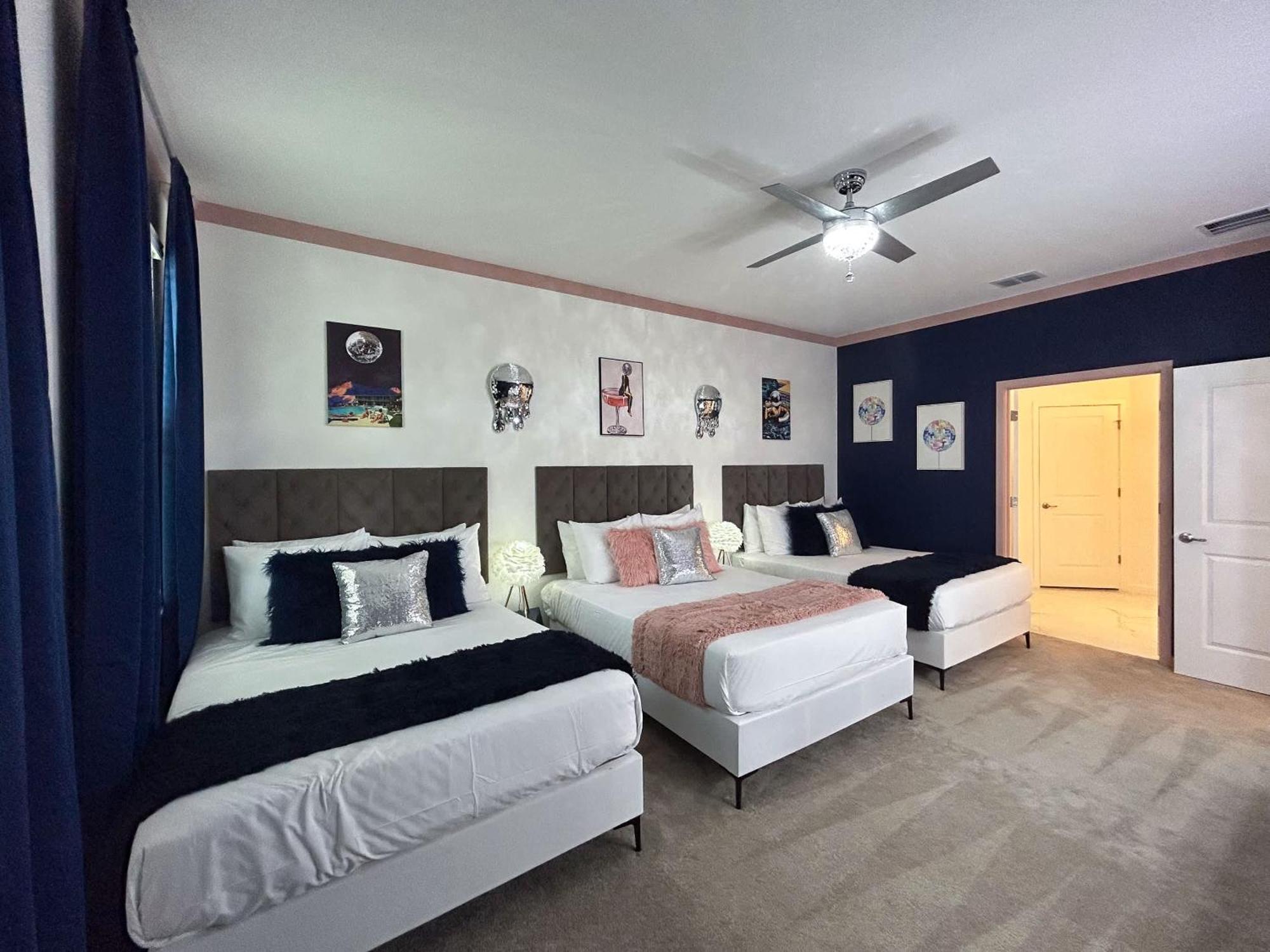 Luxury - The Extras - Sleeps 39