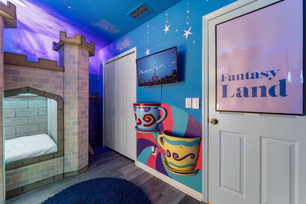World Cinderella Castle Lazy River Pool & Game Holiday home *