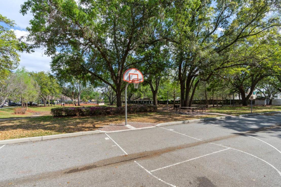 Luxury 4bdr 5 Miles From