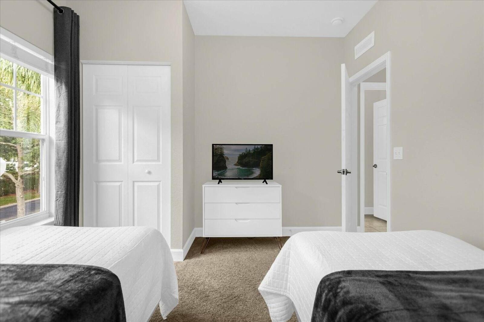 Resort Luxury 4bdr 5 Miles From