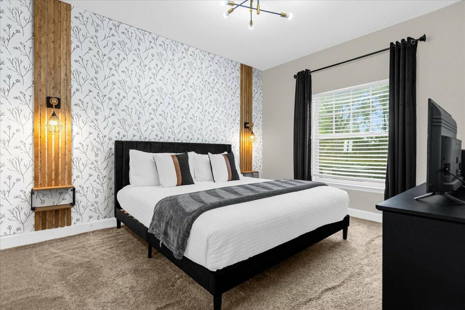 Luxury 4bdr 5 Miles From