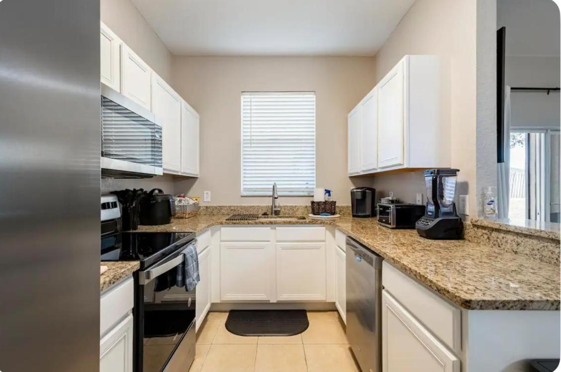 Resort With Lazy River Townhome Davenport