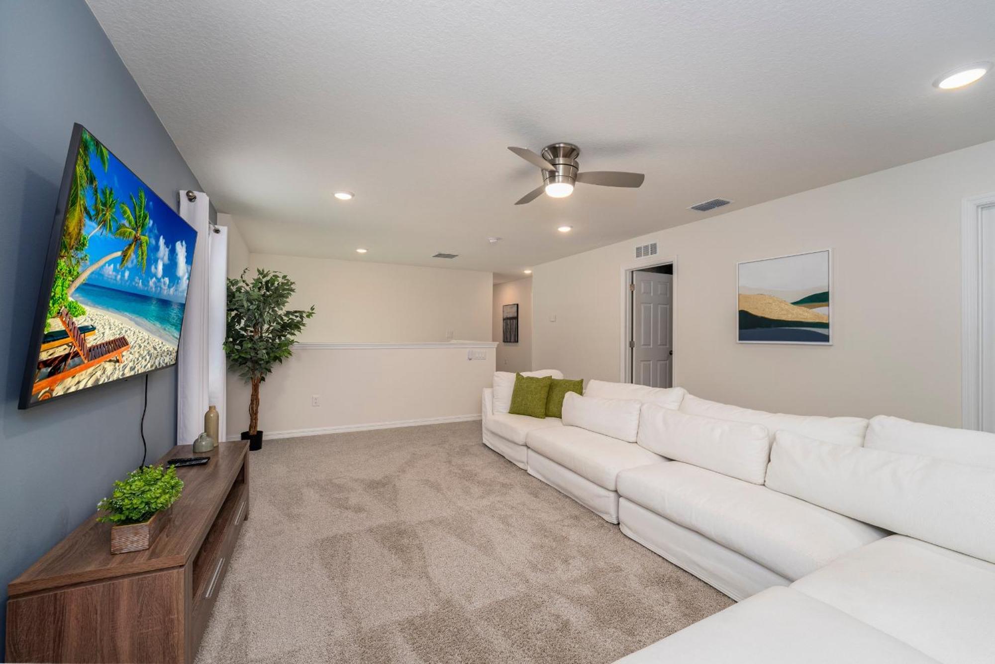 Solara Home, Wooded View Pool 6br, Modern Decor Holiday home