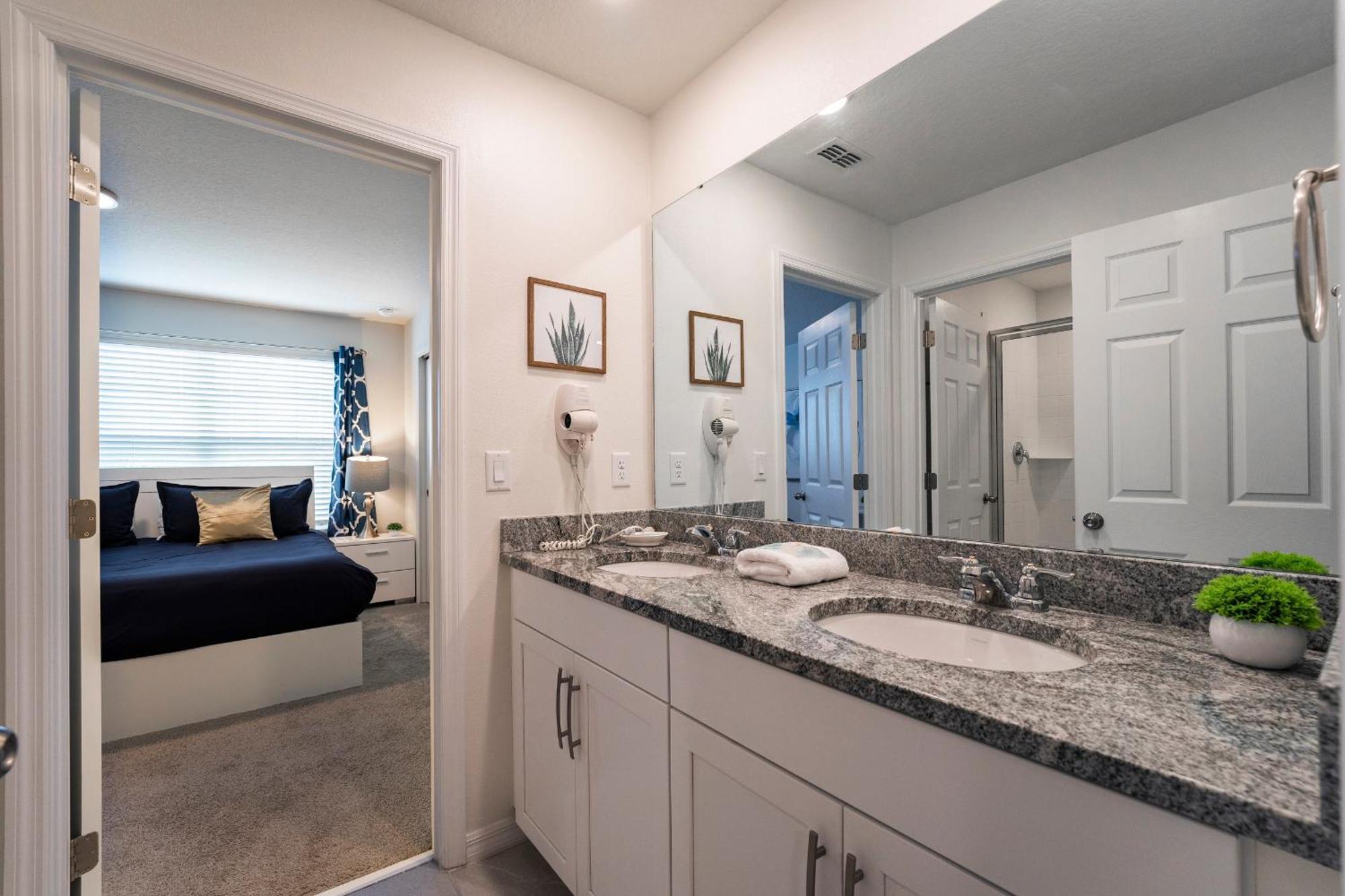 Solara Home, Wooded View Pool 6br, Modern Decor * Kissimmee