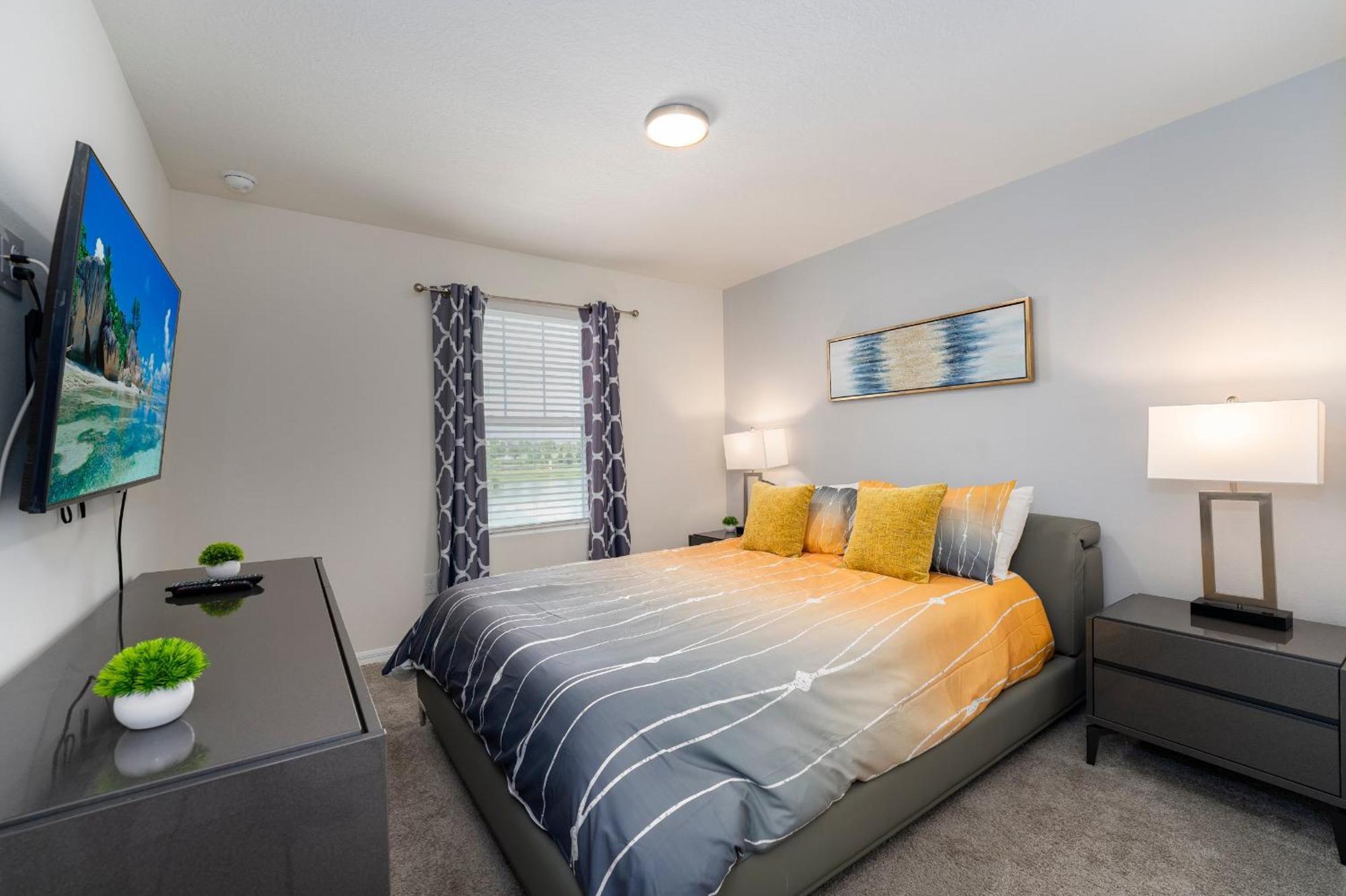 Solara Home, Wooded View Pool 6br, Modern Decor