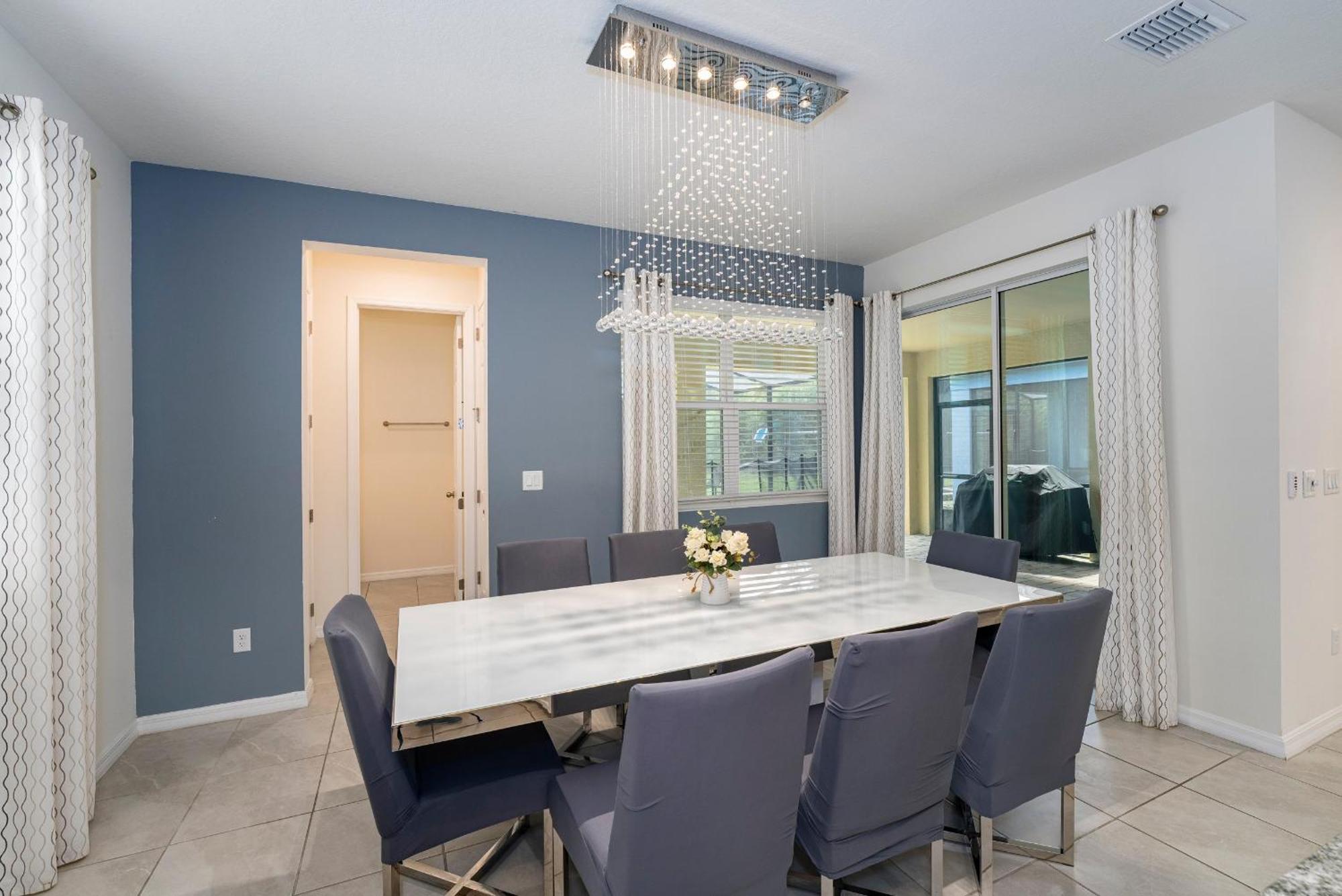 Holiday home Solara Home, Wooded View Pool 6br, Modern Decor