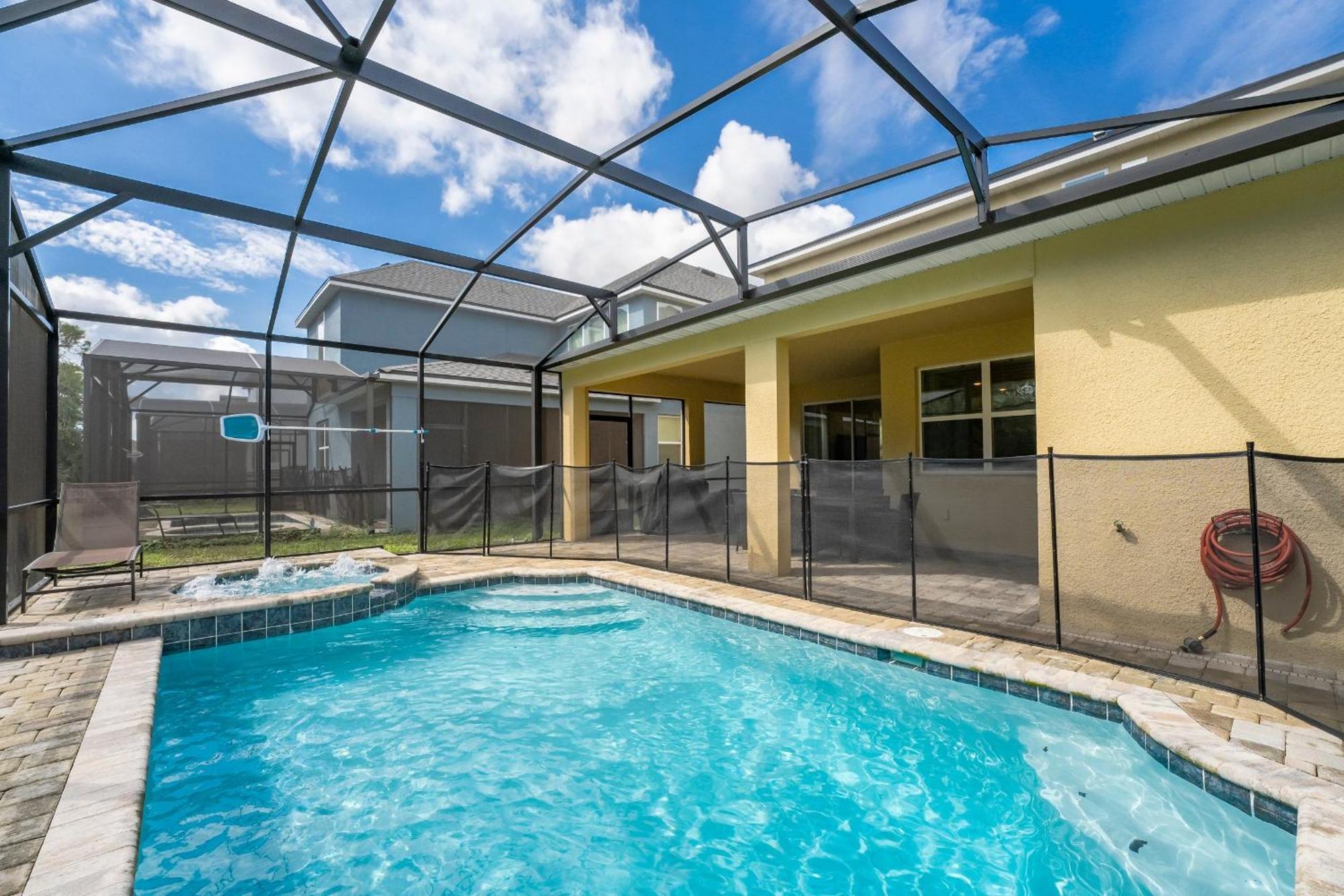 Solara Home, Wooded View Pool 6br, Modern Decor Kissimmee