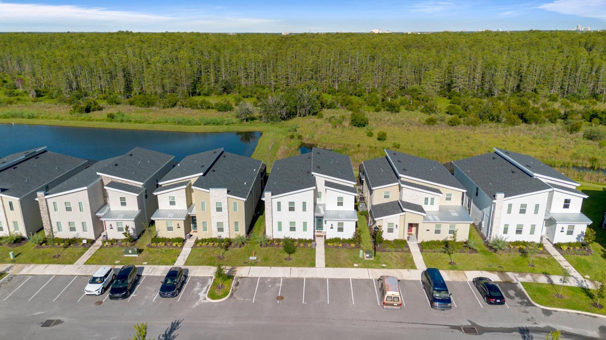 Brand New 9 Bedrooms5 Baths At Storey Lake
