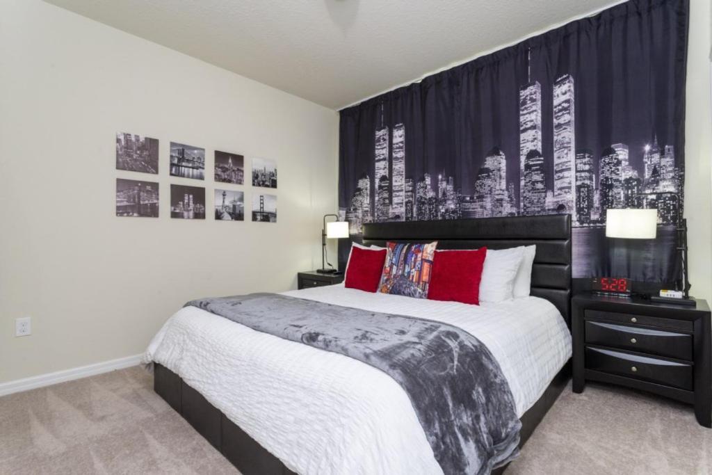 Modern Townhome 5 Beds 3 Kings Private Pool Holiday home