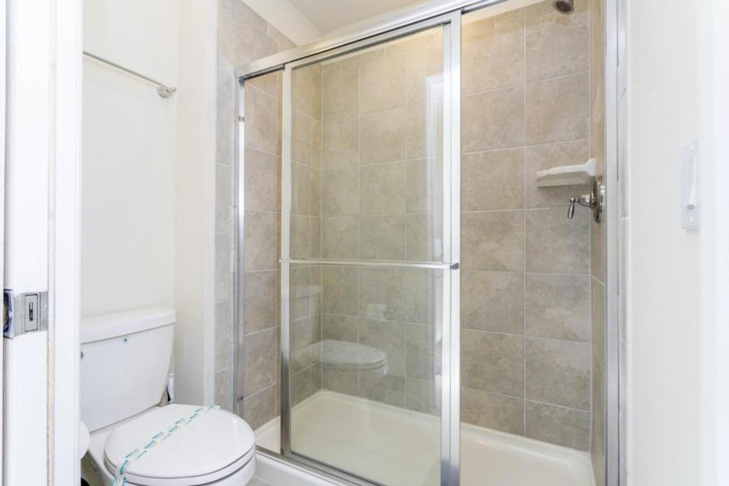 Modern Townhome 5 Beds 3 Kings Private Pool Holiday home