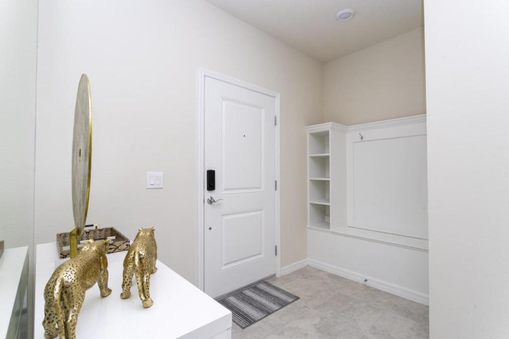 Modern Townhome 5 Beds 3 Kings Private Pool *