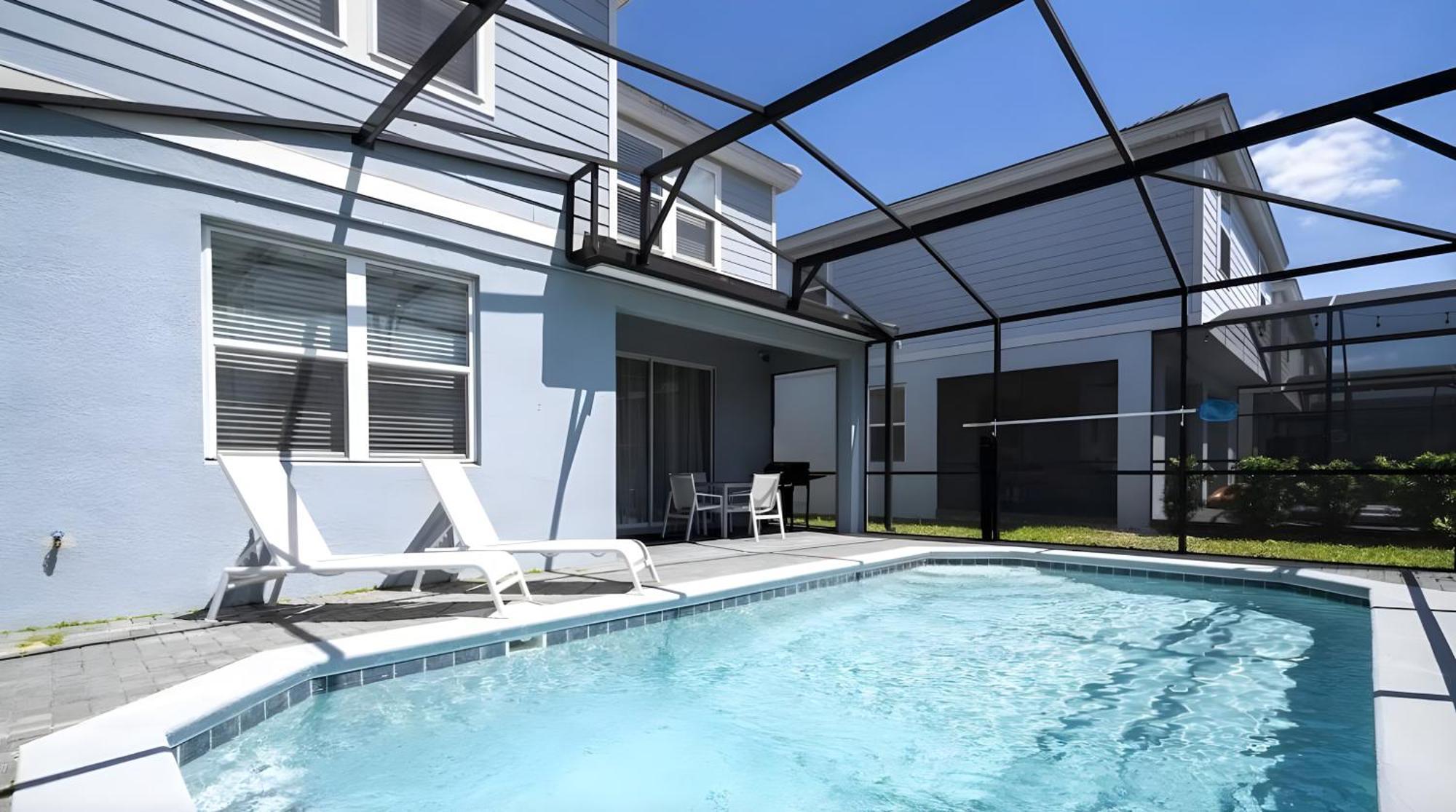 Luxury 5 Bedrooms Poolgames Holiday home