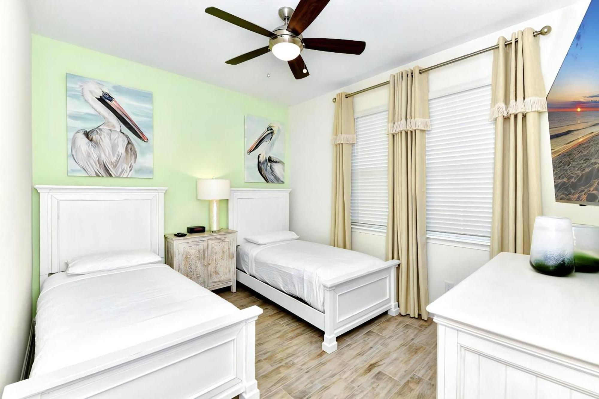 Serene Near With Margaritaville Access - 8147cp Villa