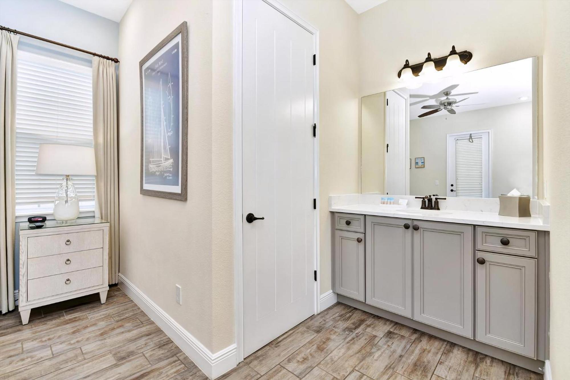 Lively With Hot Tub Near With Margaritaville Access - 8030su Orlando