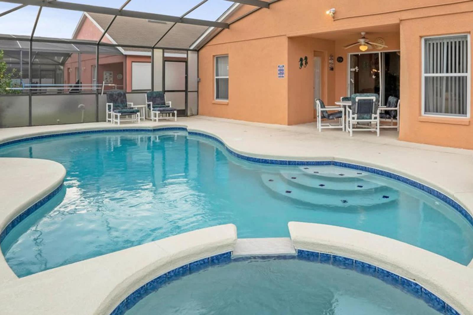 Upstay - W Private Pool Hot Tub View