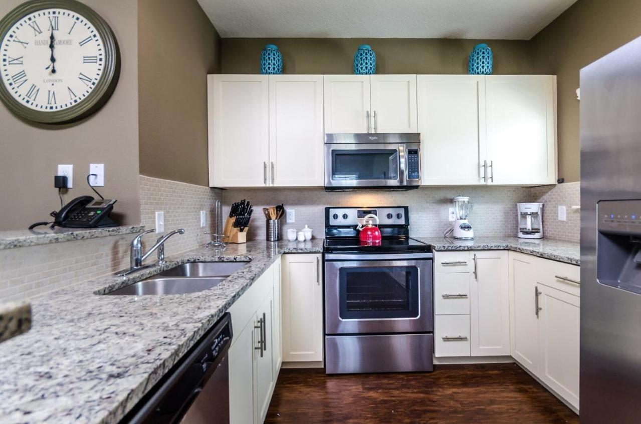Corner In West Lucaya - Your Ideal Getaway Holiday home