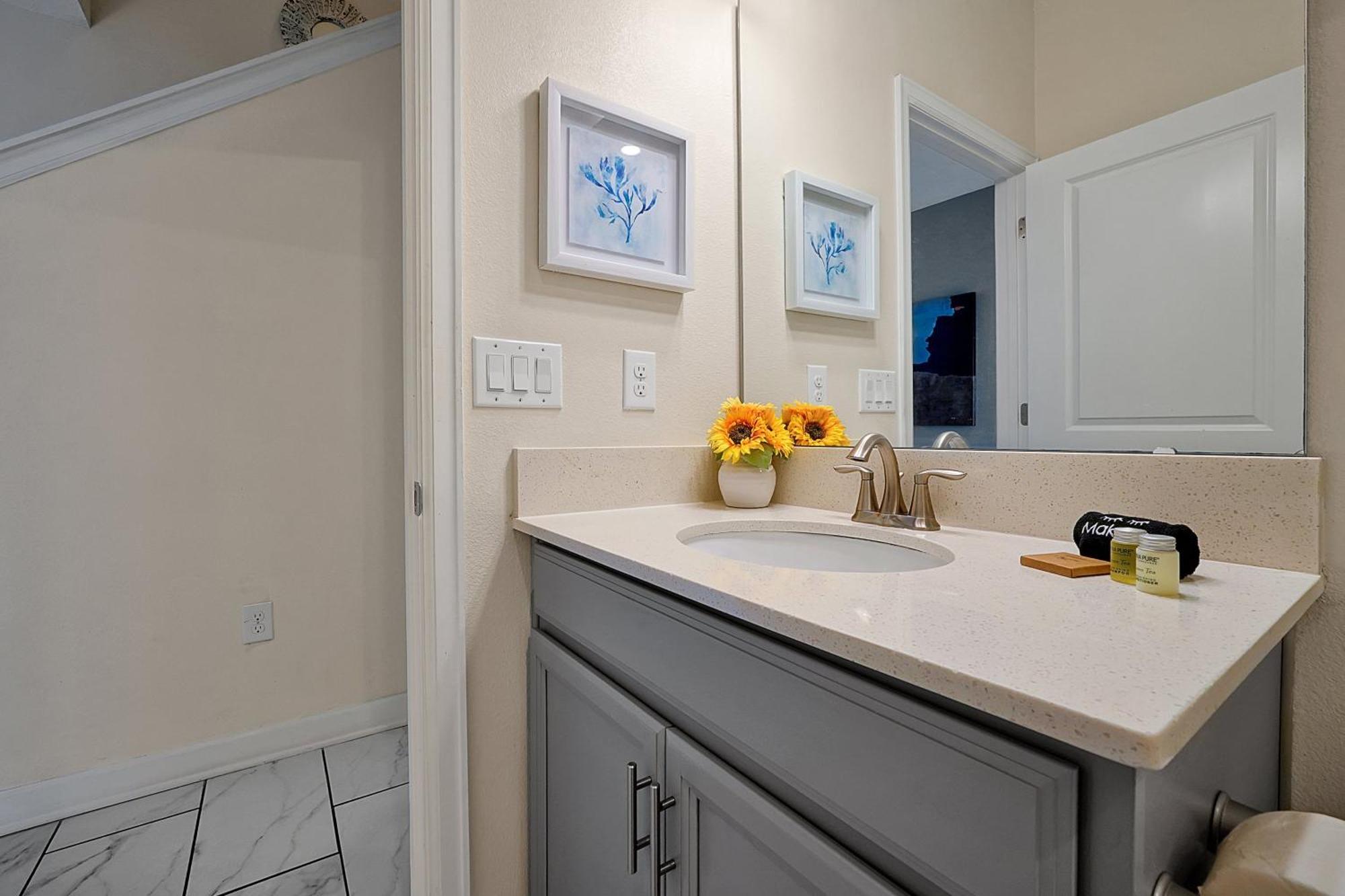 Storey Home: Pool, Gym, Lazy River & Near Kissimmee