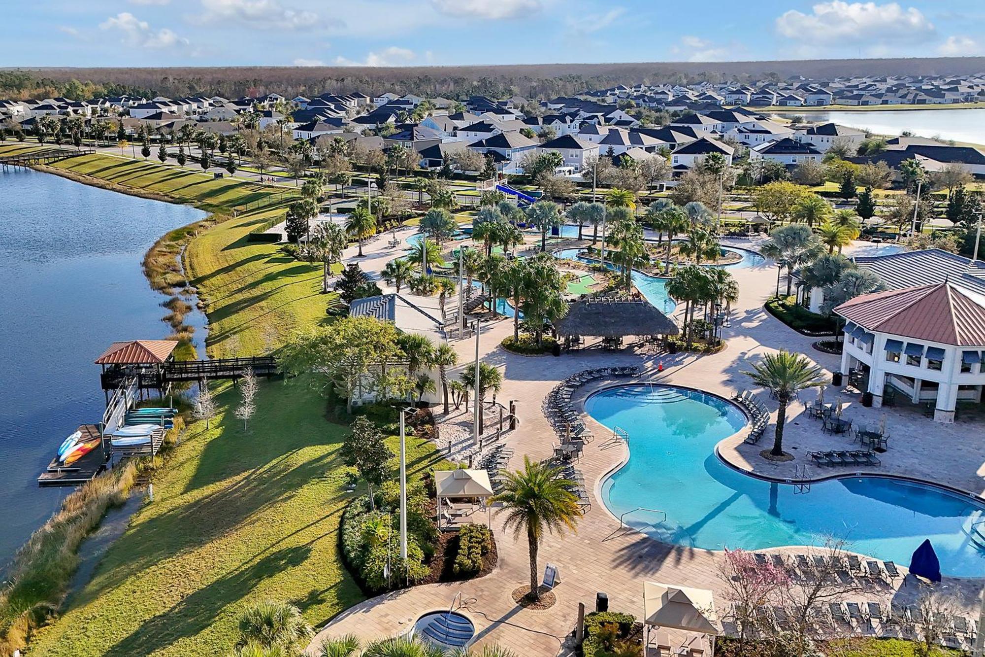 Storey Home: Pool, Gym, Lazy River & Near *