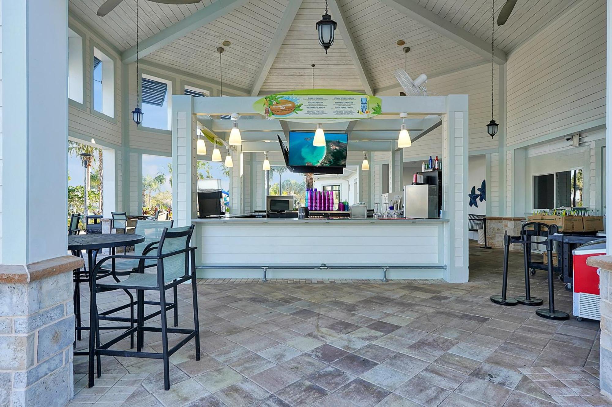 Storey Home: Pool, Gym, Lazy River & Near Holiday home *