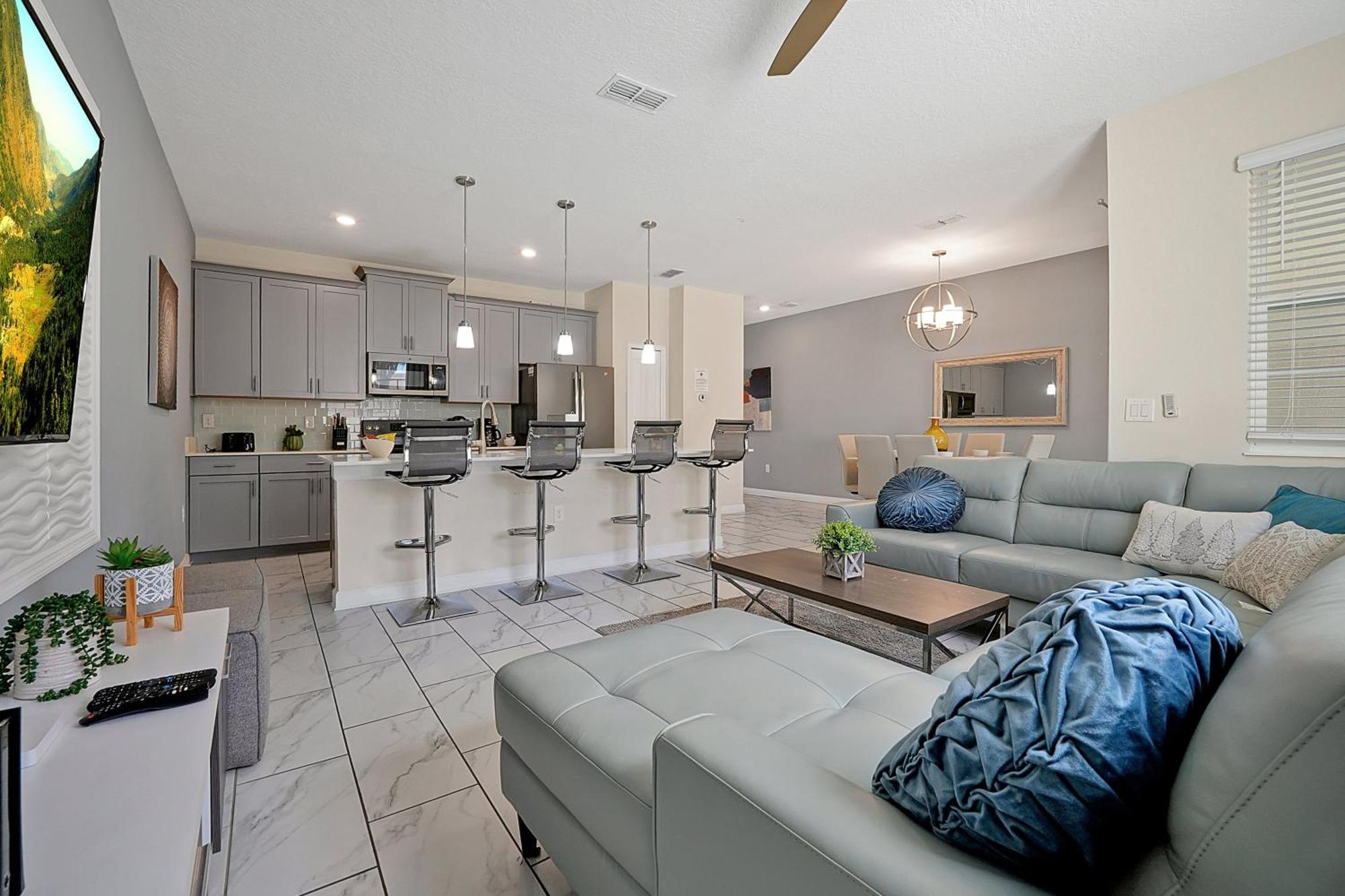 Storey Home: Pool, Gym, Lazy River & Near Kissimmee