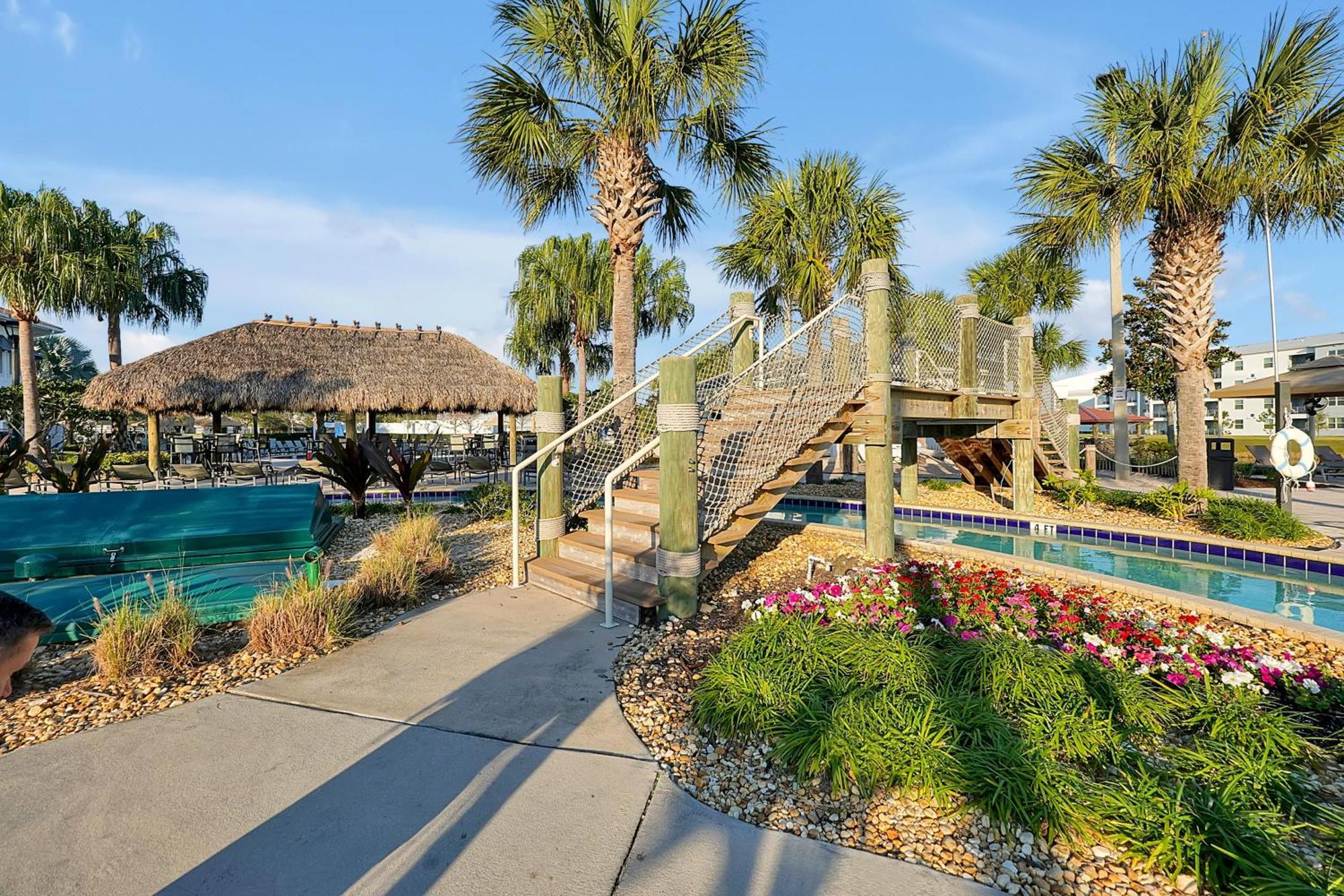 Storey Home: Pool, Gym, Lazy River & Near *