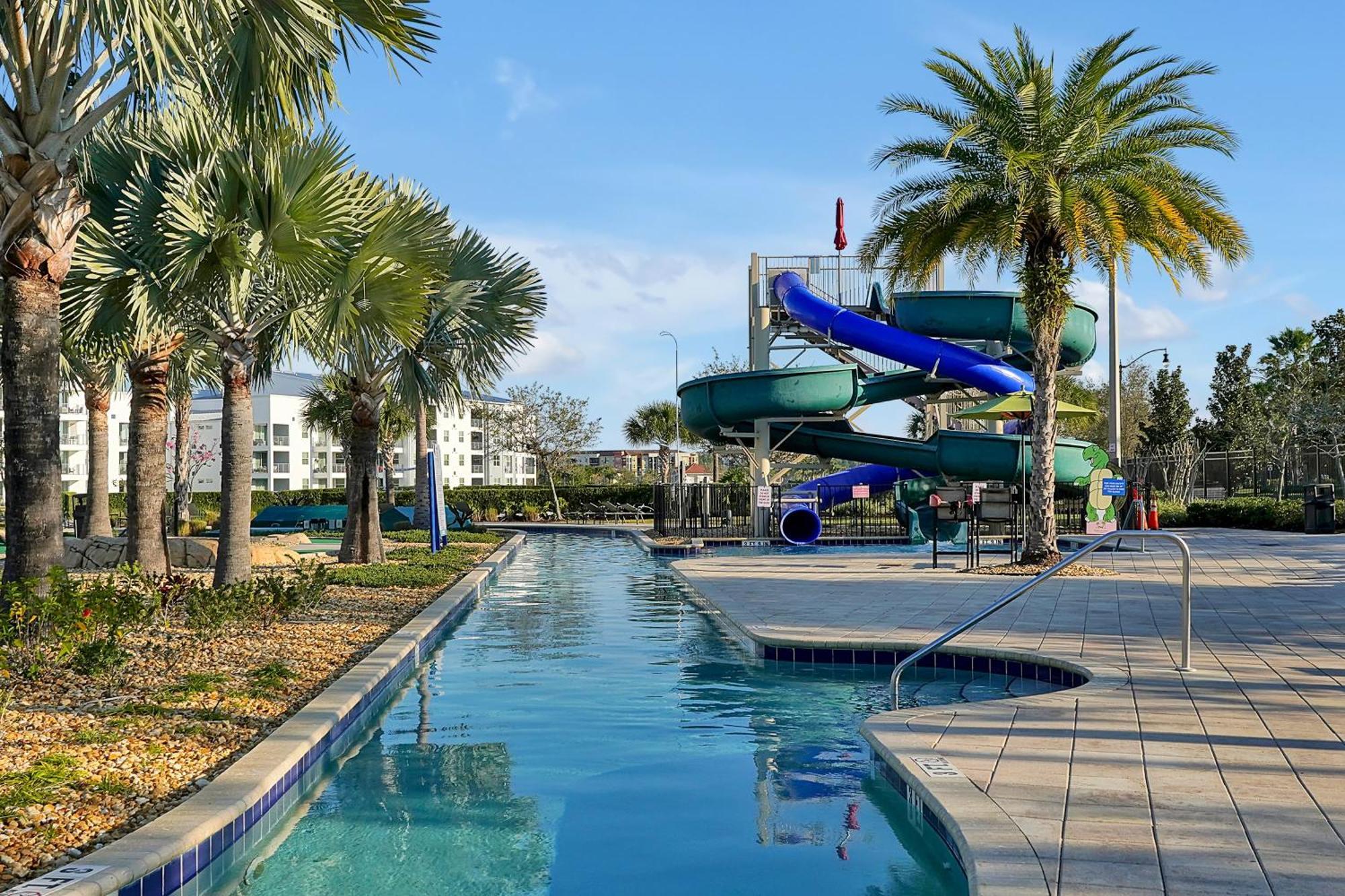 Storey Home: Pool, Gym, Lazy River & Near Holiday home *