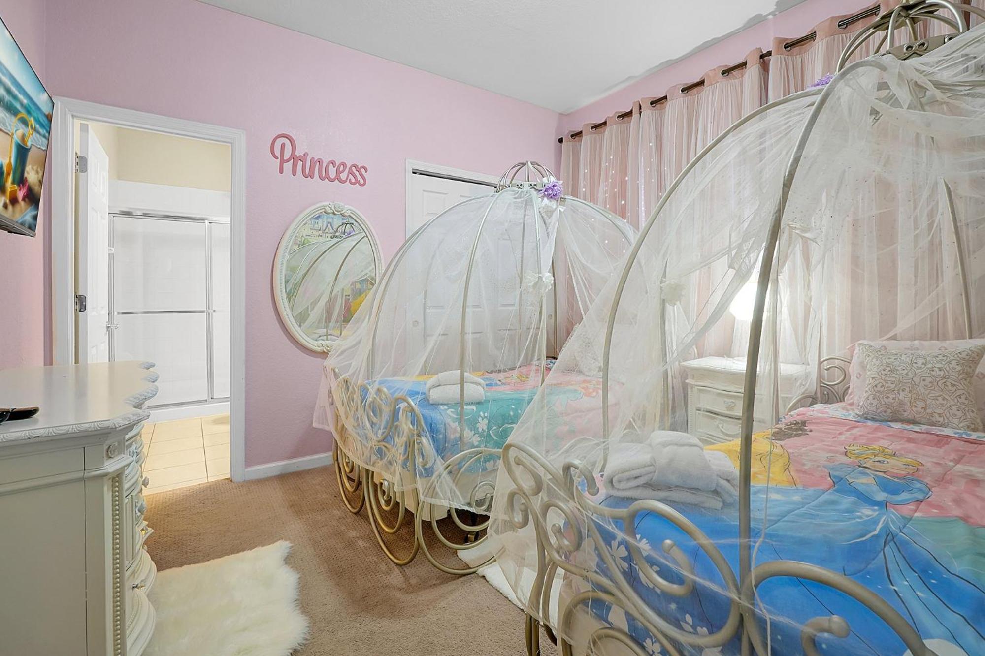 Personally Designed W/ Pool, Game Near * Orlando