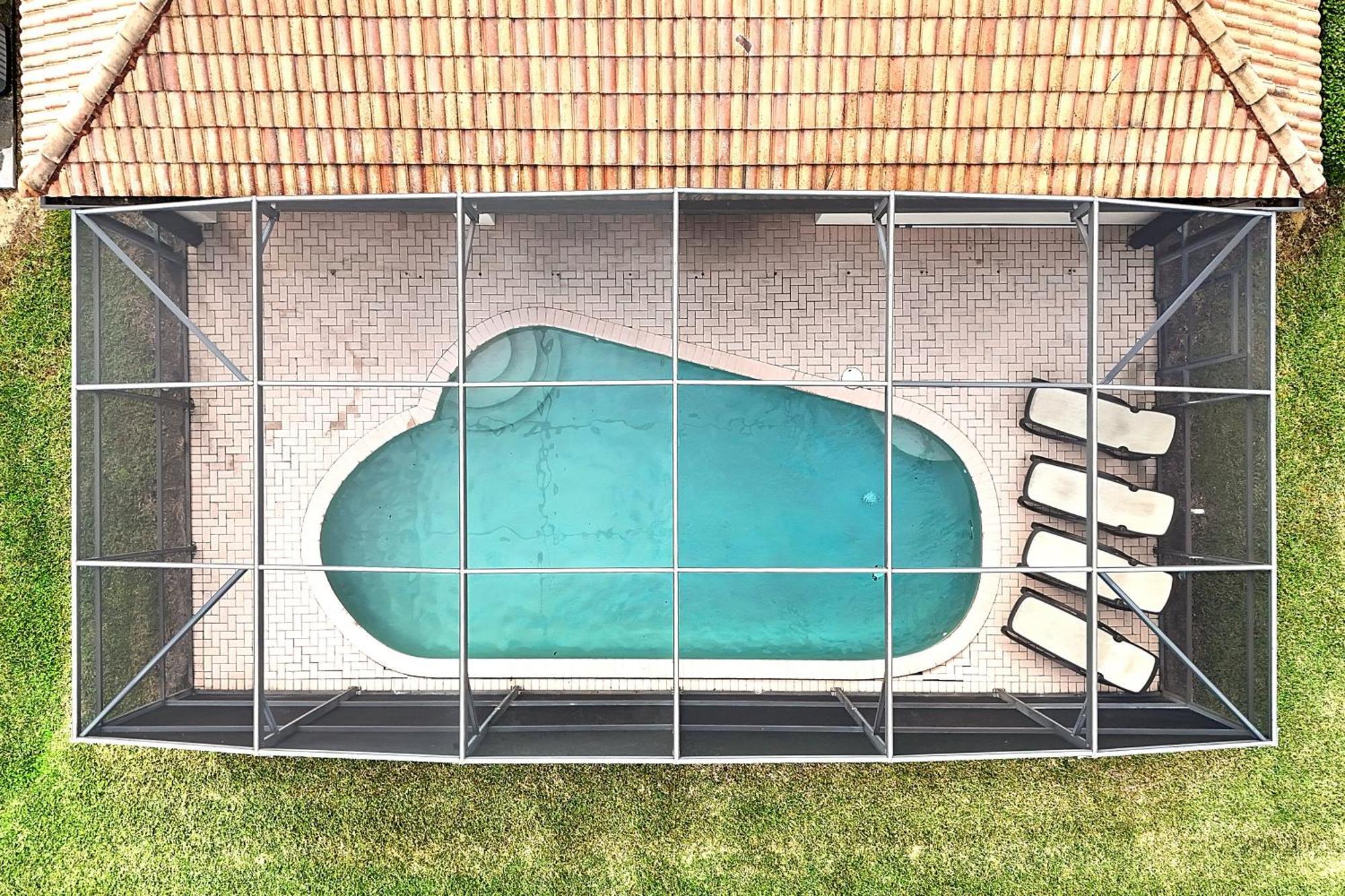 Personally Designed W/ Pool, Game Near Holiday home