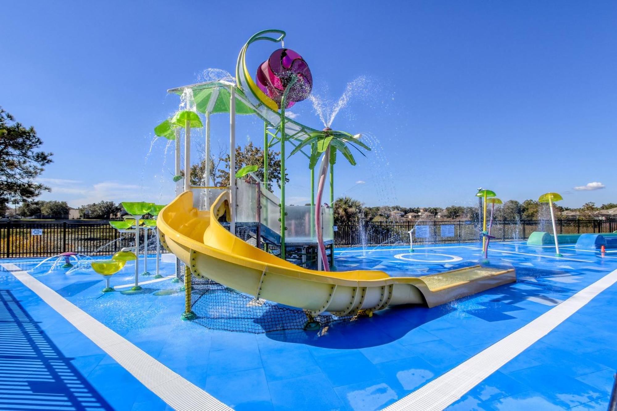 Personally Designed W/ Pool, Game Near Holiday home *