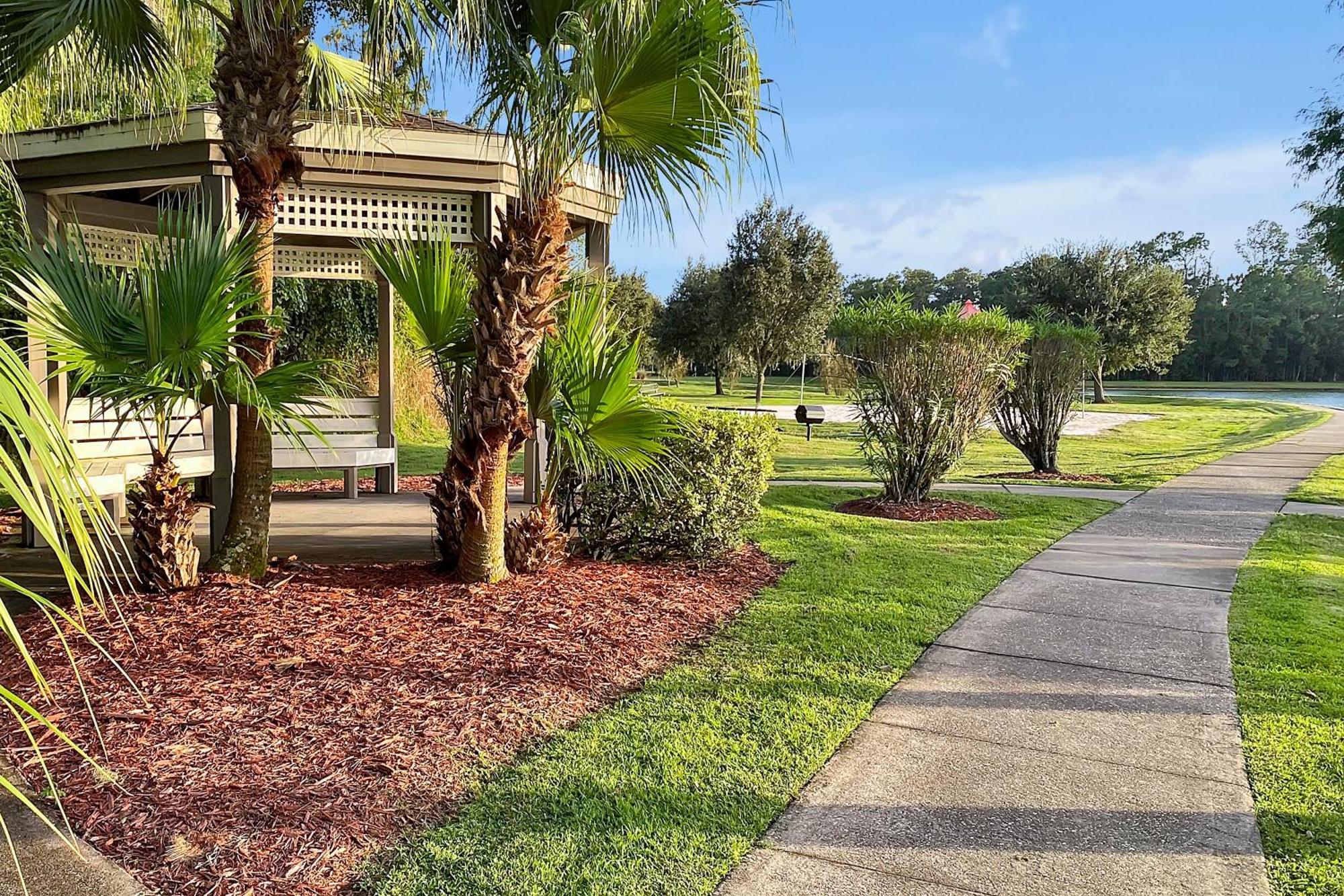 Holiday home Berkley Home: Pool, Lakefront & Near