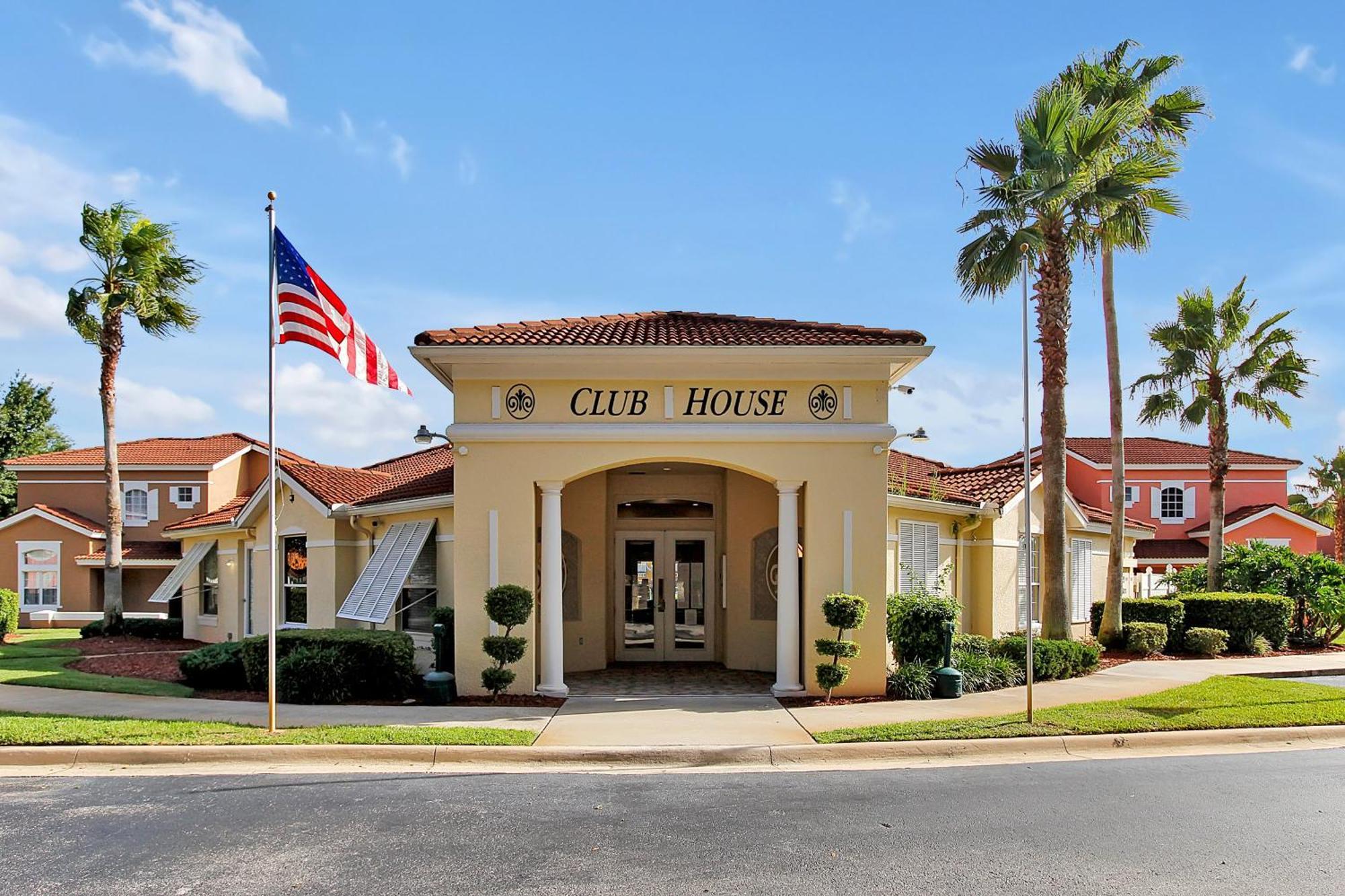 Berkley Home: Pool, Lakefront & Near * Kissimmee