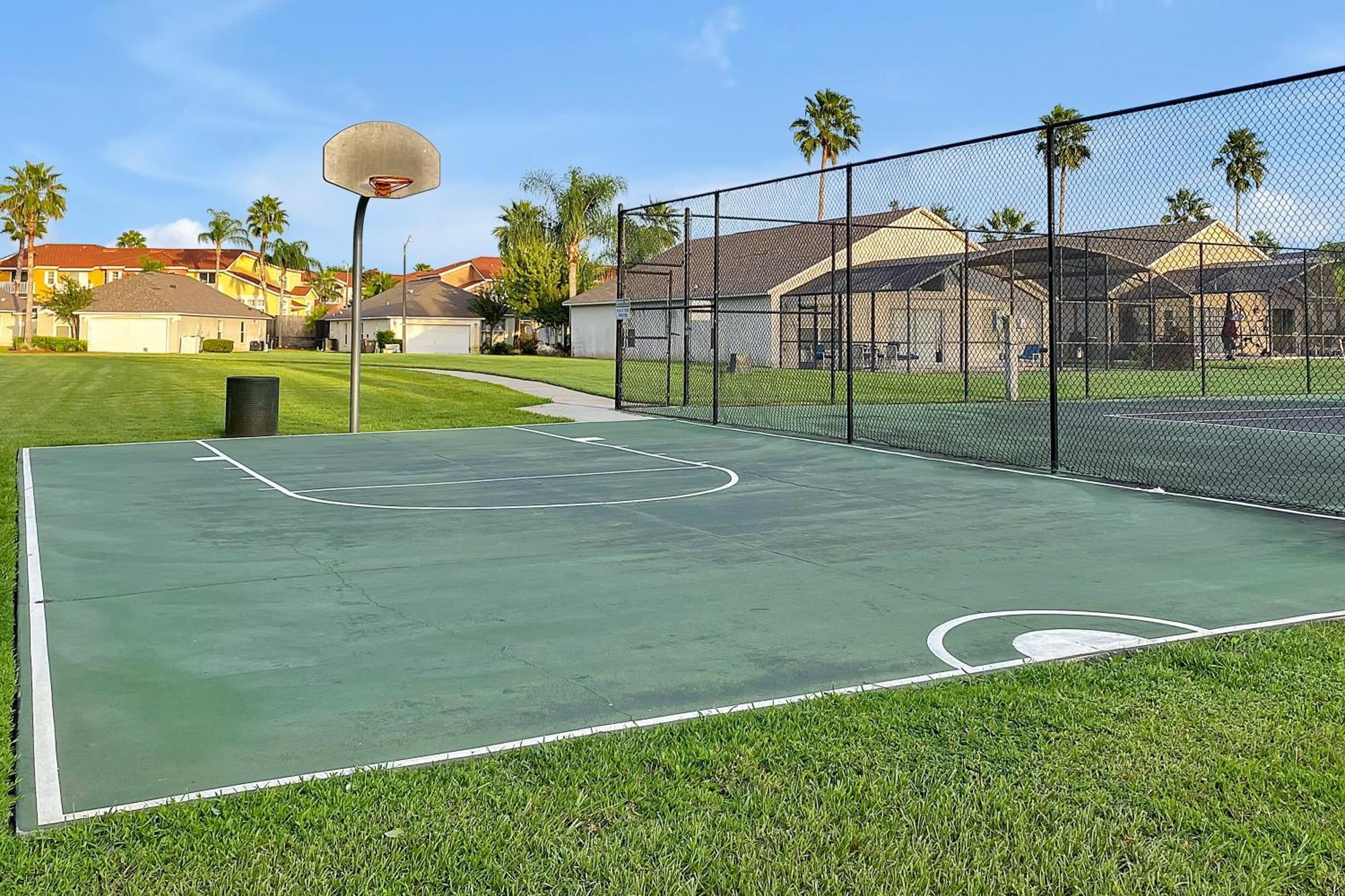 Holiday home Berkley Home: Pool, Lakefront & Near Kissimmee