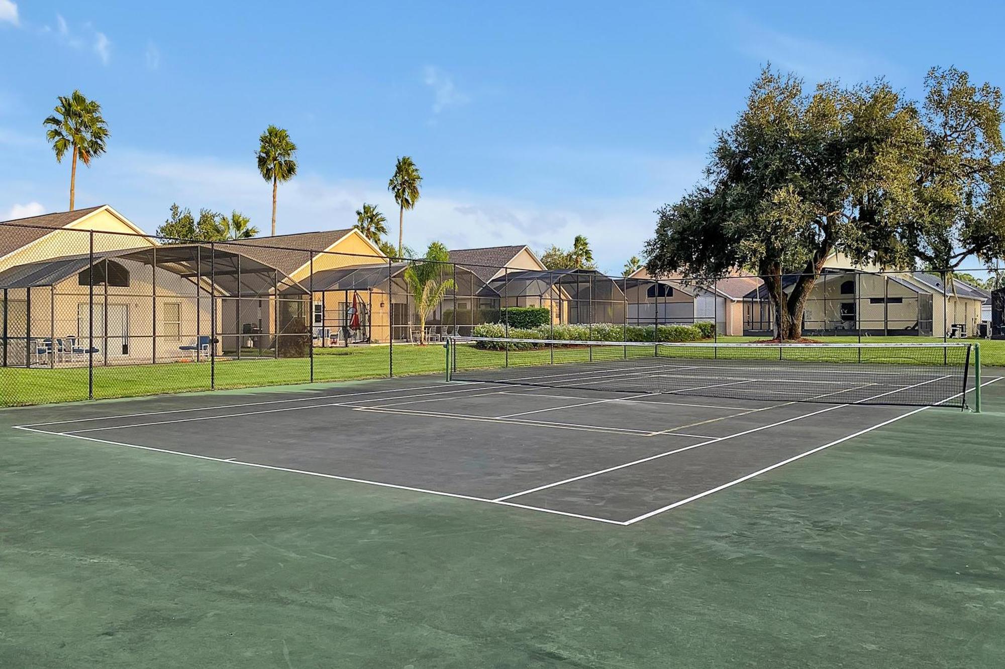 Holiday home Berkley Home: Pool, Lakefront & Near