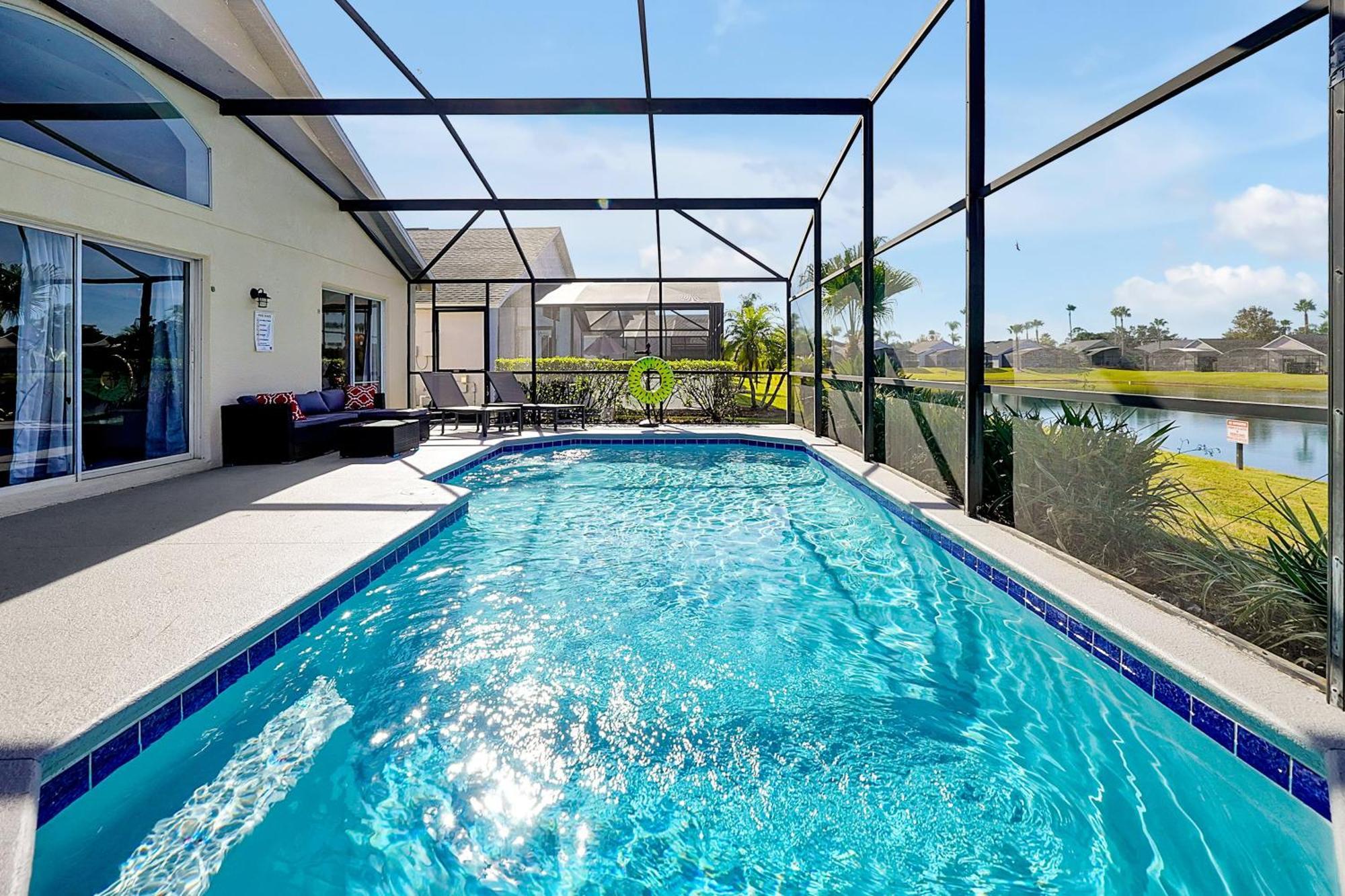Holiday home Berkley Home: Pool, Lakefront & Near *