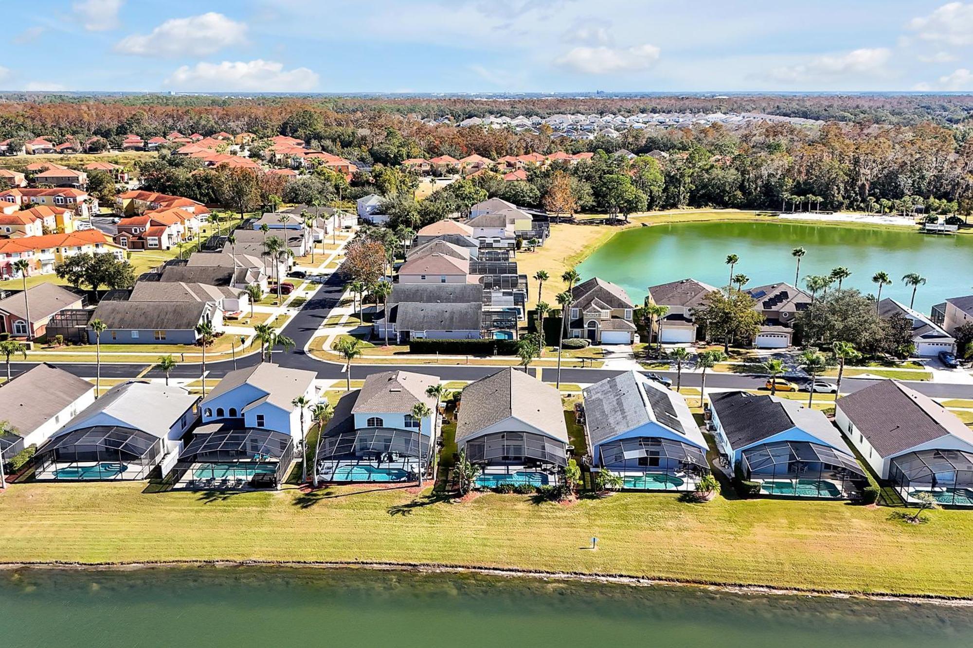 Holiday home Berkley Home: Pool, Lakefront & Near Kissimmee